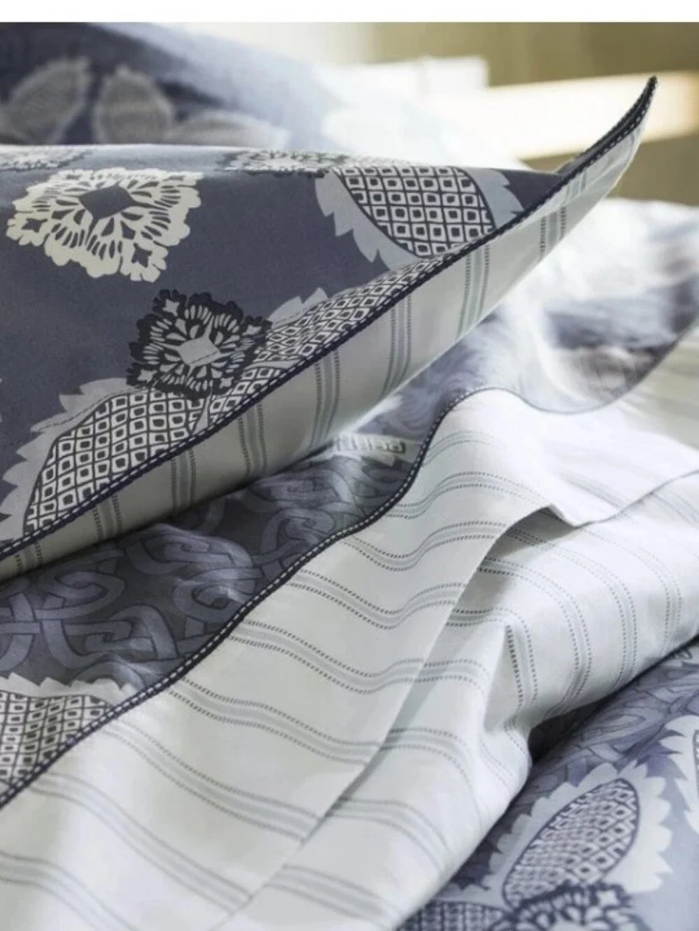 Alexandre Turpault Magellan Reversible King Pillow Shams Pair Stylized Floral